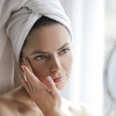 Quels actifs pour ralentir efficacement le vieillissement de la peau ?